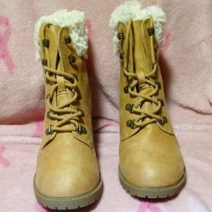 White Mountain Boots NWOT